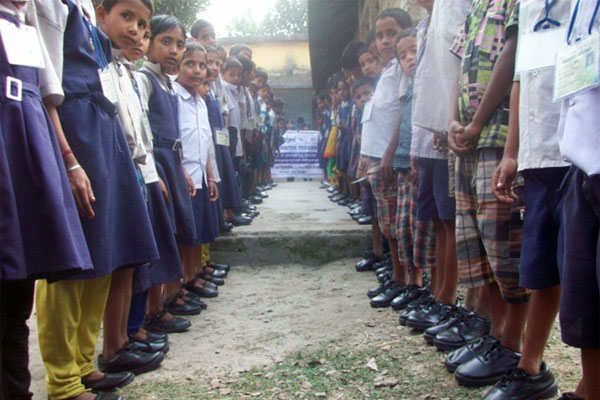 shoe-distribution-in-school